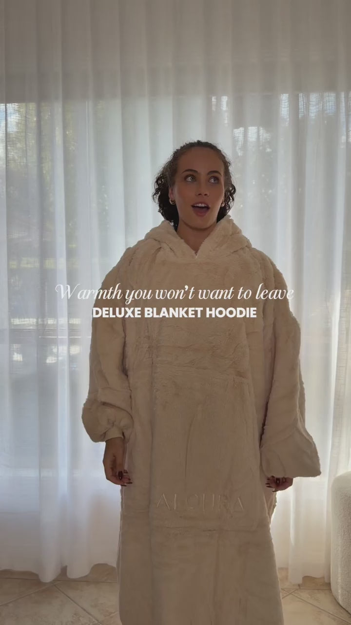 blanket_hoodie_long_buttercream_video_ad_01.mp4.MOV
